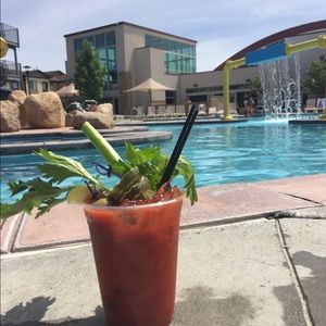 Meet your Posher, April